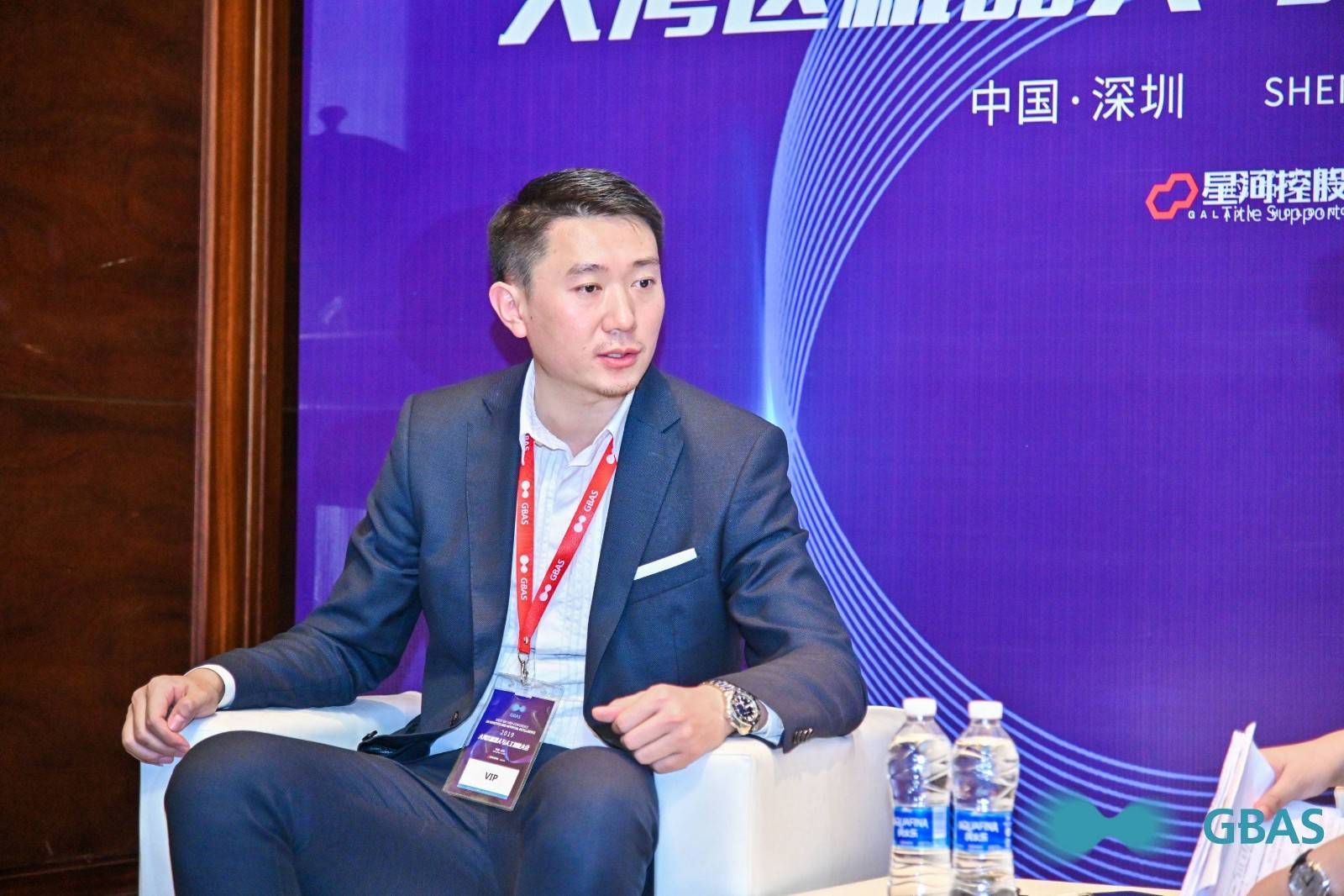 智能机器人是未来人工智能时代的智能中枢和网关插图