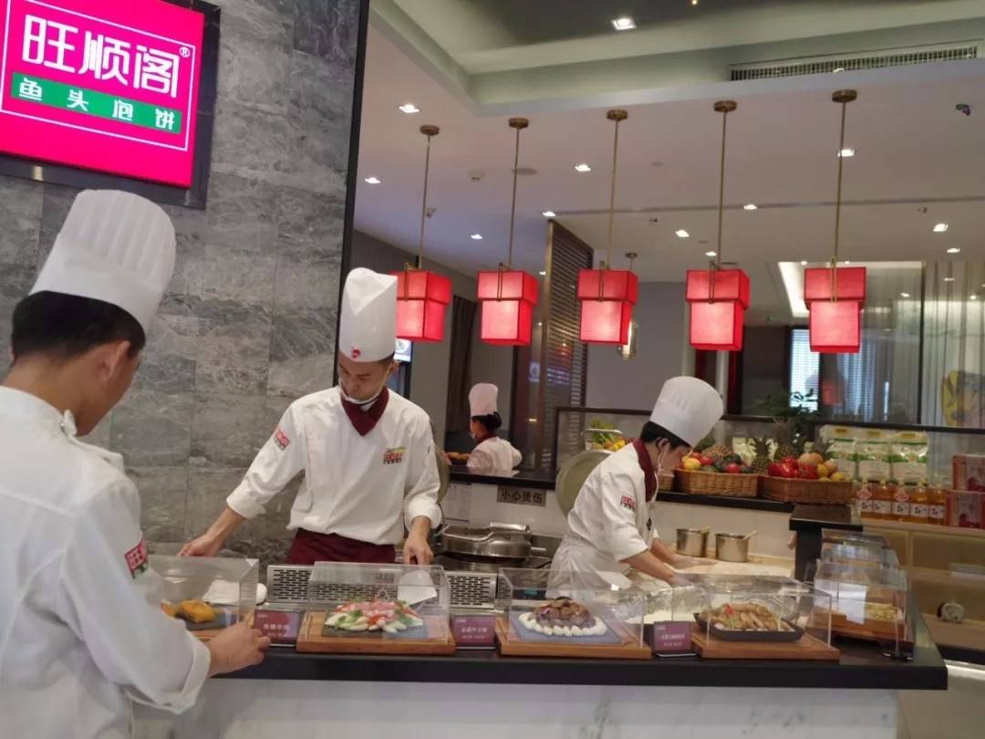 以“鱼头泡饼”成名，一招鲜吃遍天插图2