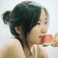 清凉夏日西瓜美女头像 唯美带西瓜的女生头像_QQ头像插图3