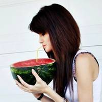 清凉夏日西瓜美女头像 唯美带西瓜的女生头像_QQ头像插图7
