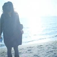唯美女生海边意境头像_我最在乎的人不会让我哭_QQ头像插图7