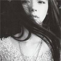 唇边的伤是你给的寂寞_伤感黑白女生qq头像_QQ头像插图4