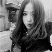 唇边的伤是你给的寂寞_伤感黑白女生qq头像_QQ头像插图10