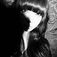 妖娆黑白女生凄美qq头像_黑白世界难分真假_QQ头像插图18