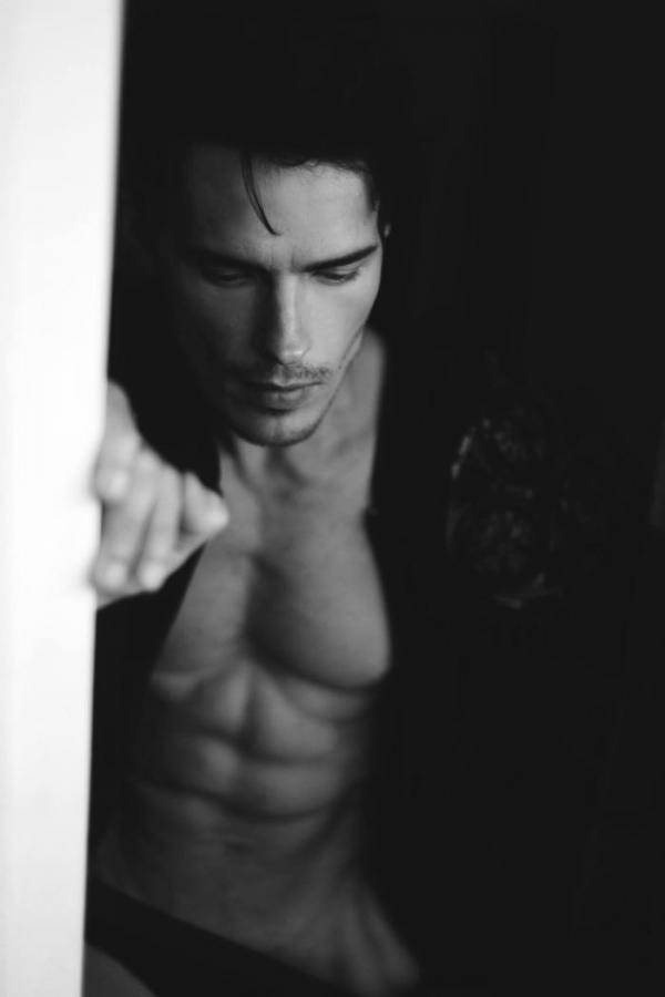 手机壁纸情侣版欧美性感风 手机壁纸情侣图片全屏一人一张_QQ皮肤插图5