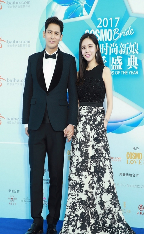 明星秋瓷炫于晓光cp甜蜜皮肤 秋瓷炫于晓光结婚恩爱图片大全_QQ皮肤插图3