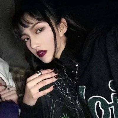 非主流霸气女生头像精选大全 挣脱不了从前怕极了以后_QQ表情插图1